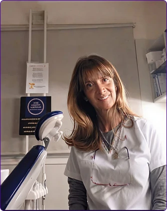 Imagen de la Dra. Viviana Barneda, odontóloga especializada en estética dental e implantes